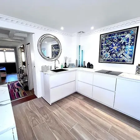 Appt De 85m2, Pour 4 Personnes Avec Clim, Terrasse, Et Parking Sous Terrain 公寓 *